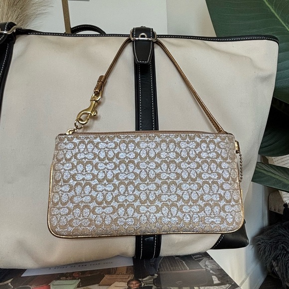 🌟⭐️✨VTG COACH Special Edition Signature Lurex Wristlet✨⭐️🌟 - Picture 4 of 12